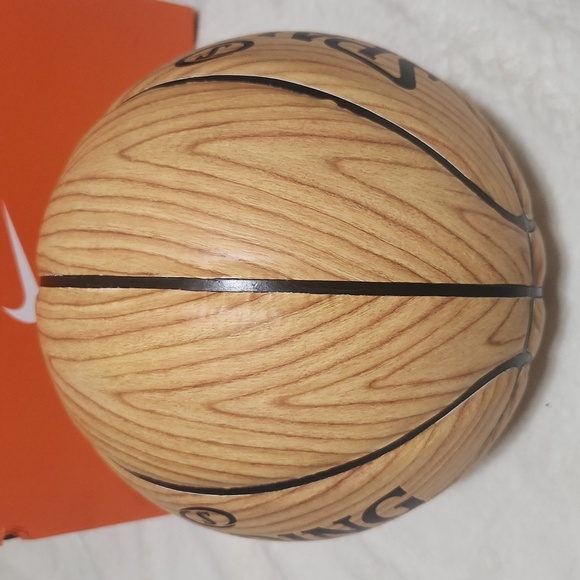 Spalding woodgrain basketball 🏀 - Picture 4 of 4